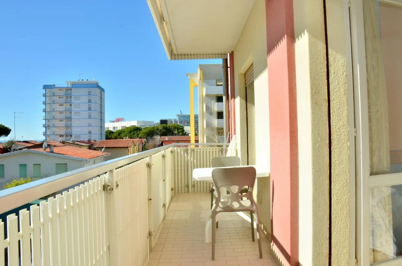 Three-Bedroom Apartment Very Close To The Beach Bibione
