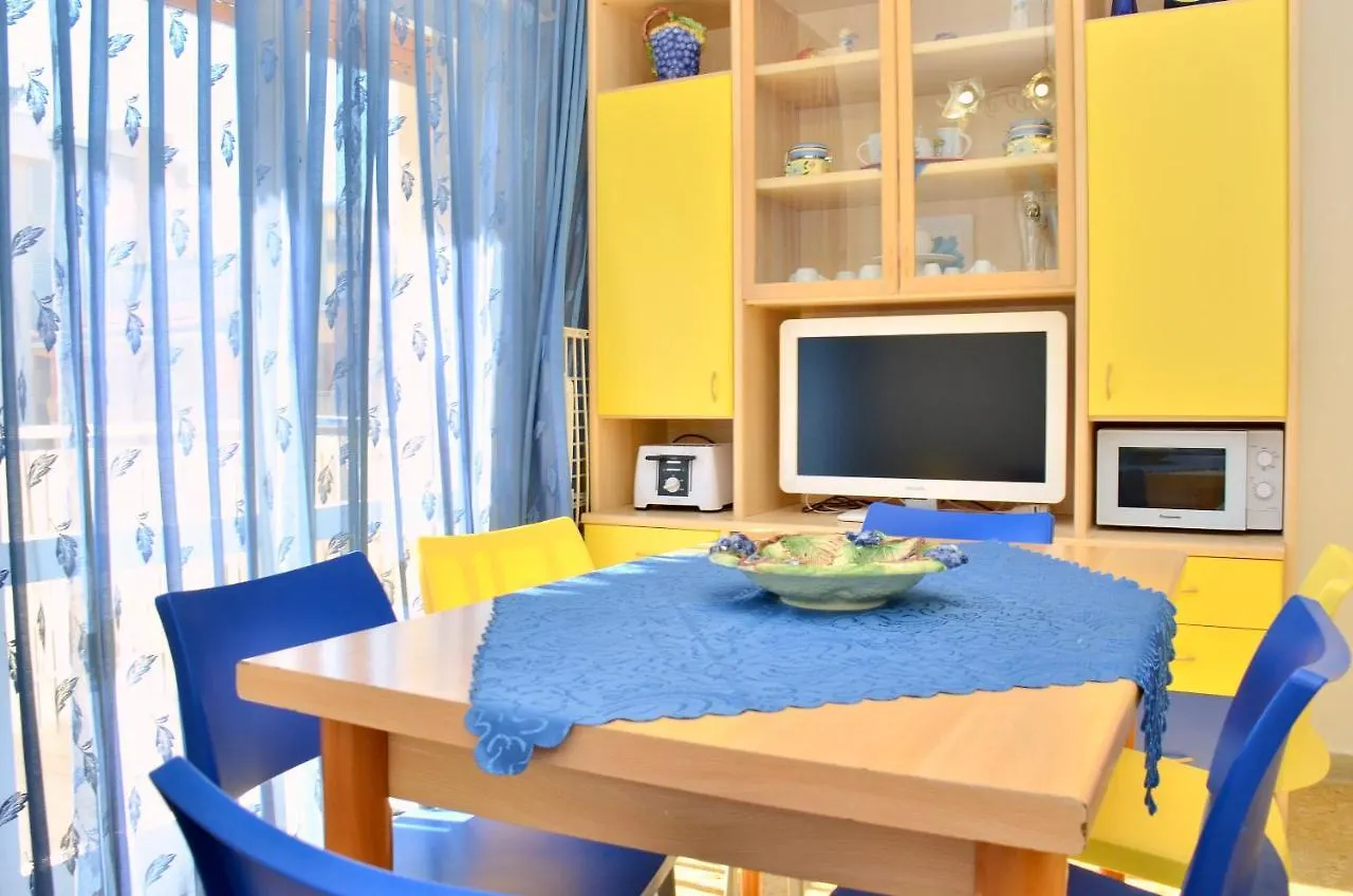 Three-Bedroom Apartment Very Close To The Beach Bibione 0*,
