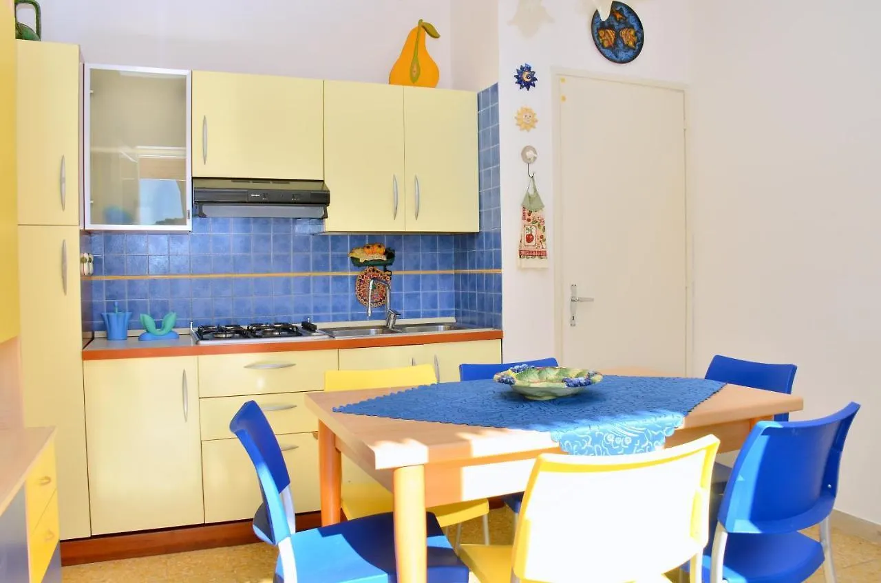 Three-Bedroom Apartment Very Close To The Beach Bibione 0*,