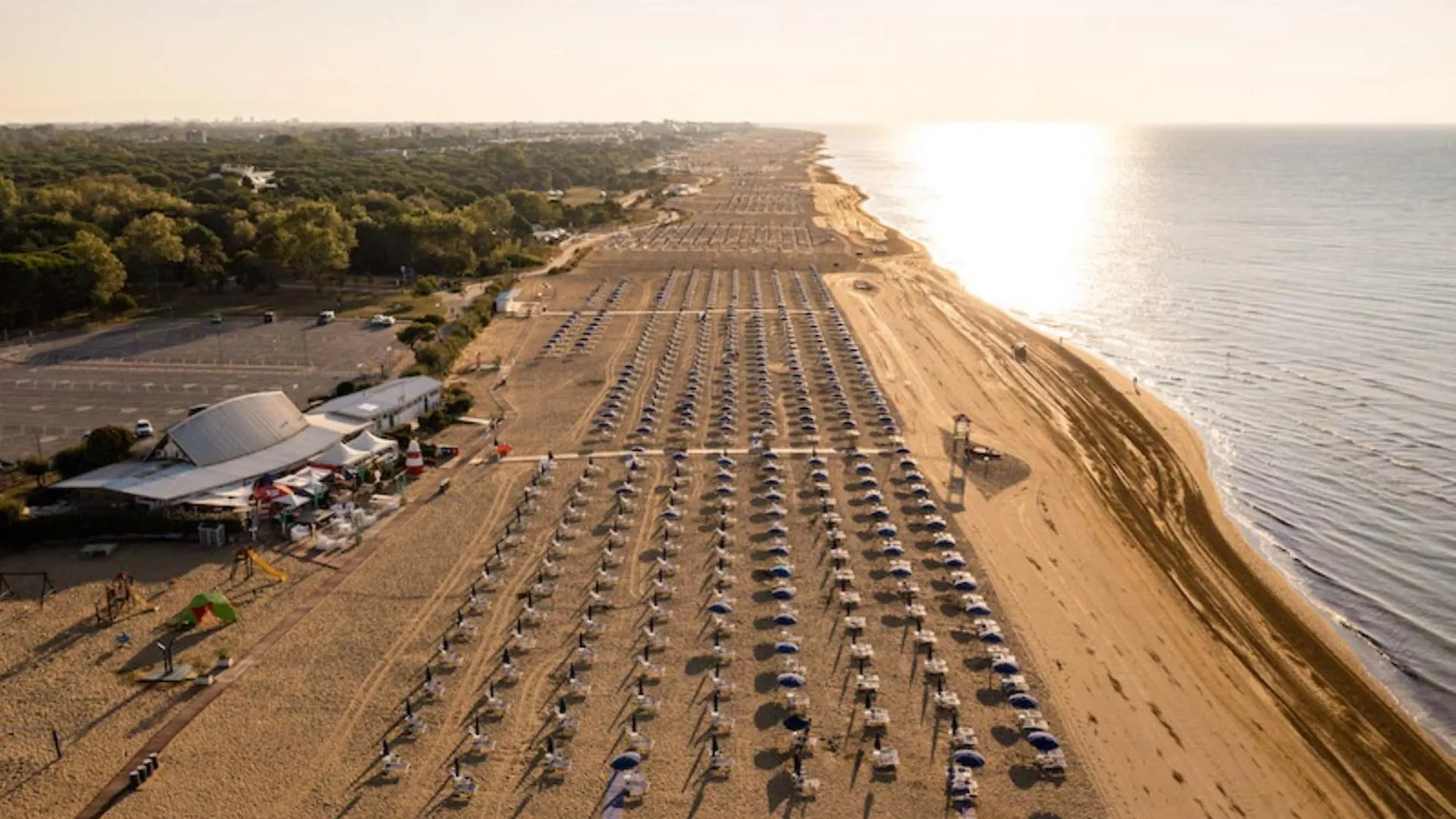 Three-Bedroom Apartment Very Close To The Beach Bibione Italy
